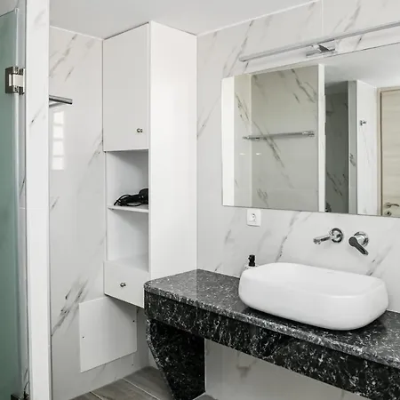 Enjoy The Santorini Life Vibrant Studio Apartment Perissa (Santorini)