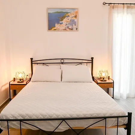 Enjoy The Santorini Life Vibrant Studio * Perissa (Santorini)